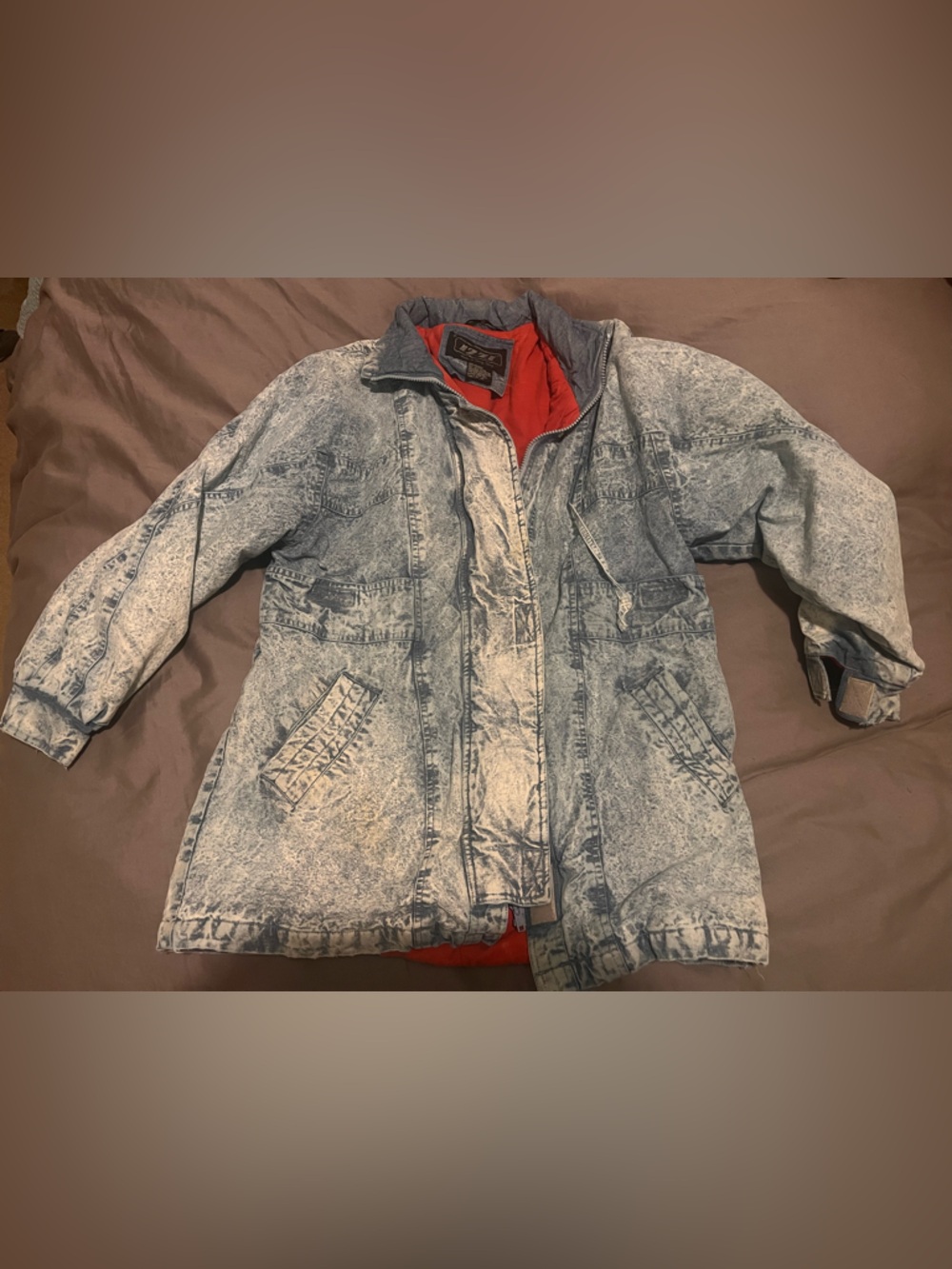 IZZI Vintage Women's Acid-Wash Jean Jacket with Red Lining